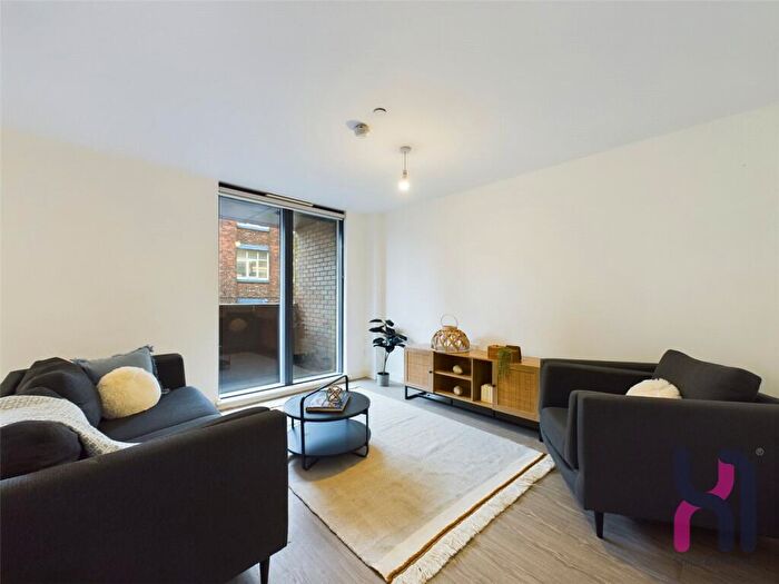 2 Bedroom Flat To Rent In The Landmark, Oldfield Road, Salford, M5