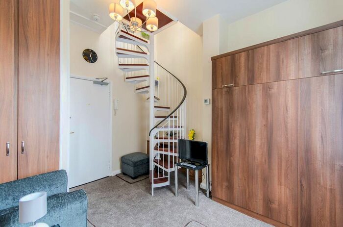 Studio To Rent In Sutherland Avenue, Maida Vale, London, W9