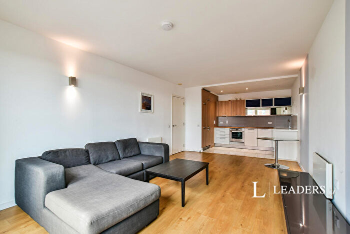 2 Bedroom Flat To Rent In Skyline Central, Goulden Street, Manchester, M4
