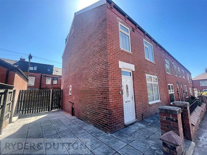 5 Bedroom End Of Terrace House To Rent In Lynn Street, Oldham, OL9