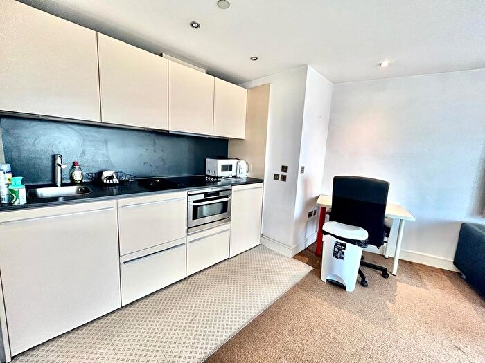 1 Bedroom Apartment To Rent In North West, City Centre, NG1