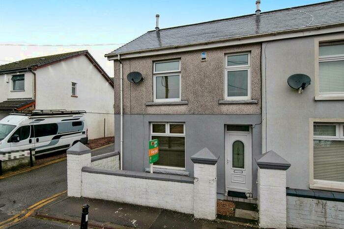 3 Bedroom End Of Terrace House For Sale In High Street, Dowlais Top, Merthyr Tydfil, CF48