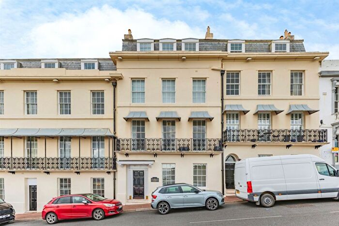 2 Bedroom Flat For Sale In Beacon Terrace, Torquay, TQ1