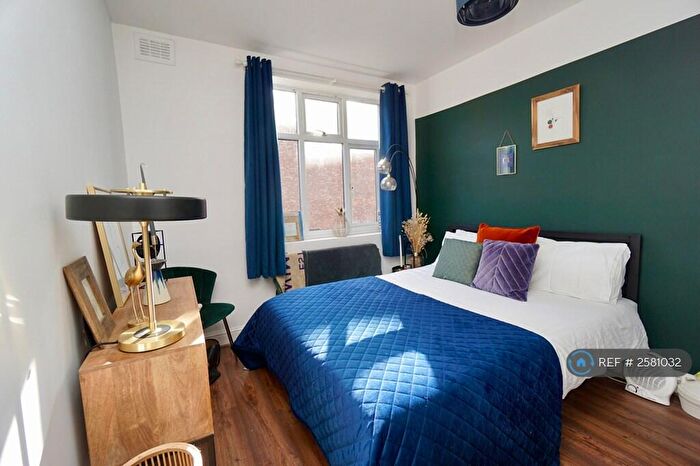 3 Bedroom Flat To Rent In Seven Sisters Road, London, N4