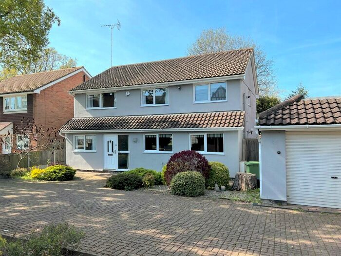 5 Bedroom Detached House To Rent In Margaret Avenue, Shenfield, Essex, CM15