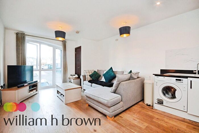 1 Bedroom Flat To Rent In The Causeway, Great Baddow, Chelmsford, CM2