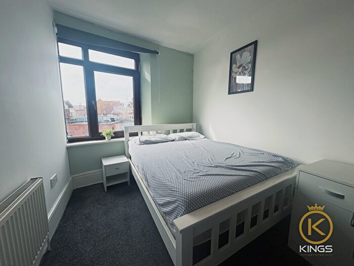 6 Bedroom Flat To Rent In Albert Road, Southsea, PO5