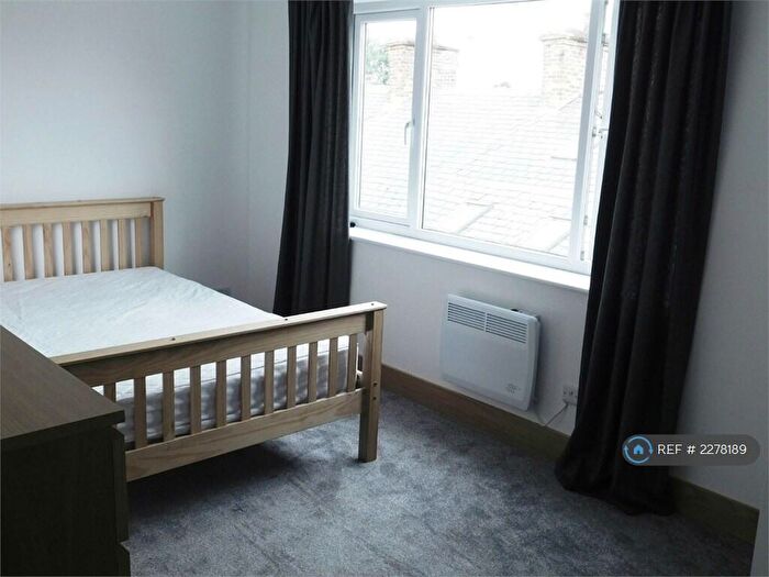 2 Bedroom Flat To Rent In Albion Mews, Manchester, M25