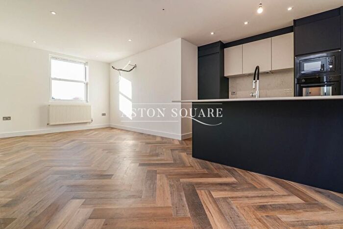 2 Bedroom Flat To Rent In Brent Street, London, NW4