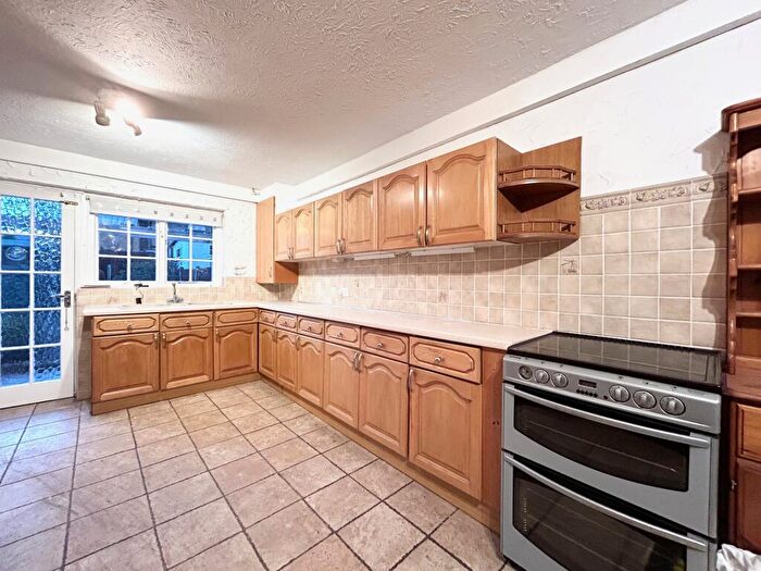3 Bedroom House To Rent In Kingswood, Basildon, SS16