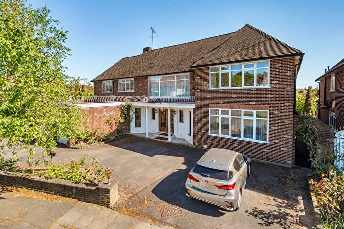 6 Bedroom Detached House For Sale In Fairholme Close, Finchley, N3