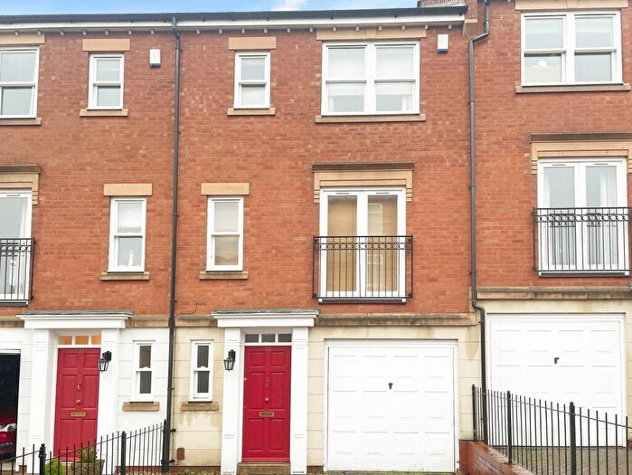 3 Bedroom Town House To Rent In Milford Street, Derby, DE1