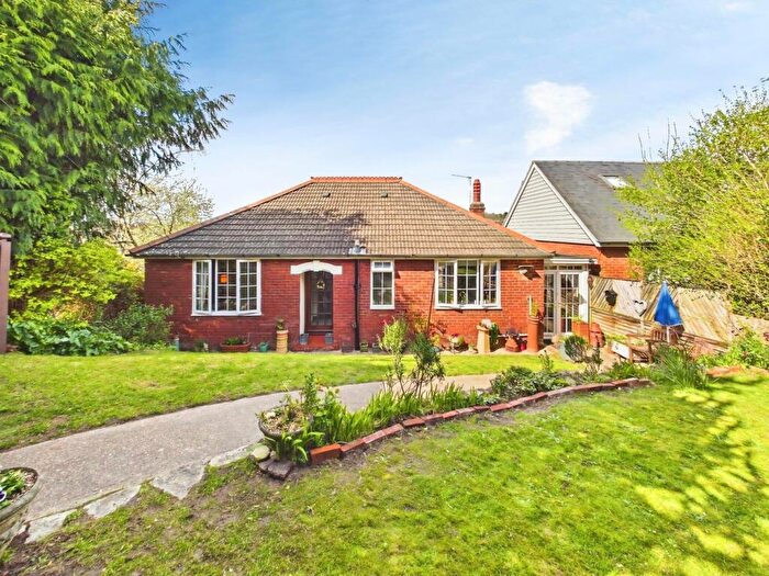 3 Bedroom Bungalow For Sale In Long Lane, Bursledon, Southampton, SO31