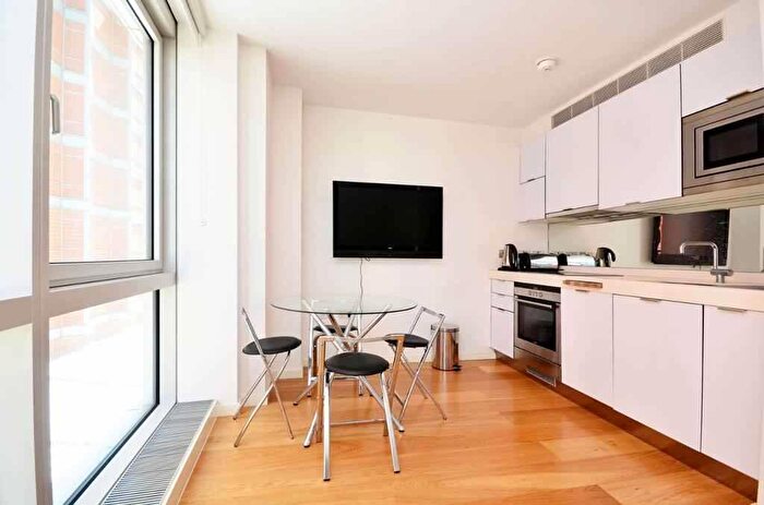 Studio To Rent In Ontario Tower, Fairmont Avenue, Canary Wharf, London, E14