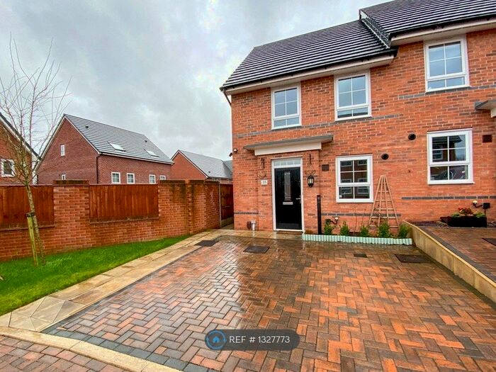 3 Bedroom Semi-Detached House To Rent In Whitewood Road, Worsley, M28