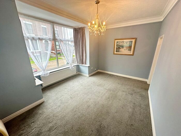 2 Bedroom Property To Rent In Cardigan Terrace, Wakefield, WF1