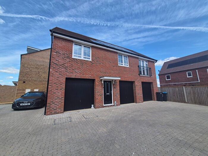 2 Bedroom Coach House For Sale In Brittany Close, Bearwood, Bournemouth, BH11