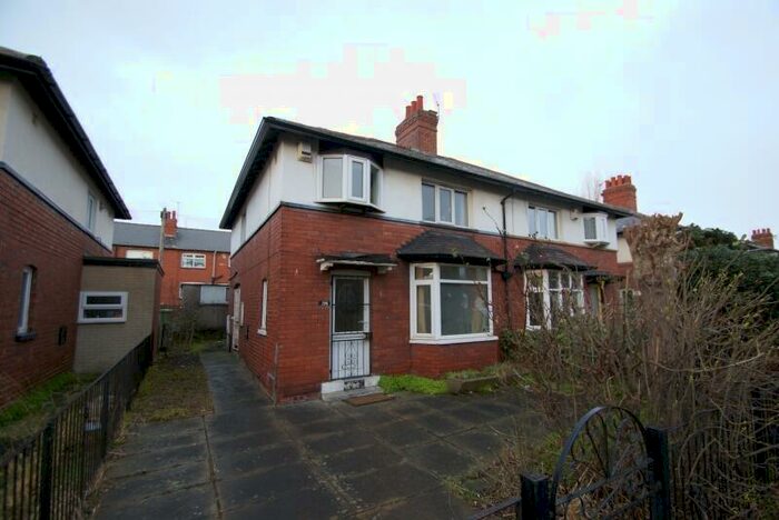 3 Bedroom Semi-Detached House To Rent In Brudenell Road, Hyde Park, Leeds, LS6