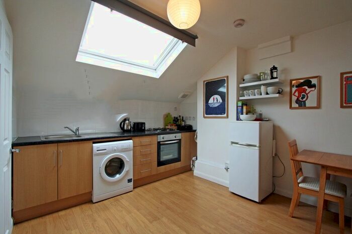 Studio To Rent In North End Road, London, SW6