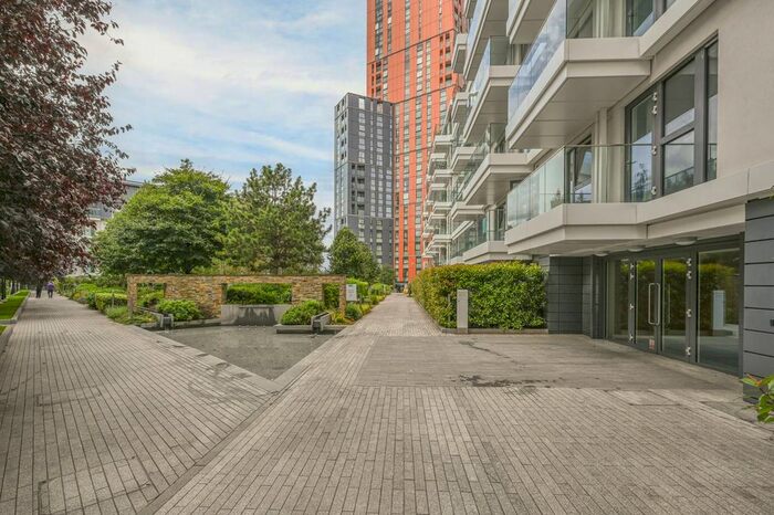 2 Bedroom Flat To Rent In Brent House, Vauxhall, London, SW8