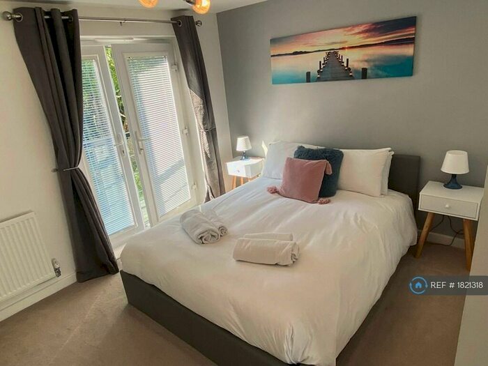 1 Bedroom Flat To Rent In Paper Mill Gardens, Portishead, Bristol, BS20