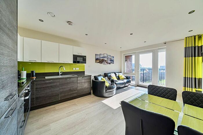 2 Bedroom Flat To Rent In Hayling Way, Edgware, HA8