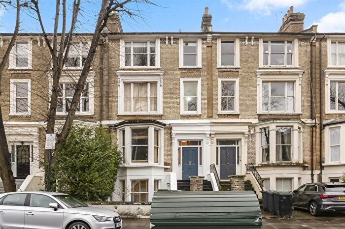 2 Bedroom Flat For Sale In Wray Crescent, London, N4