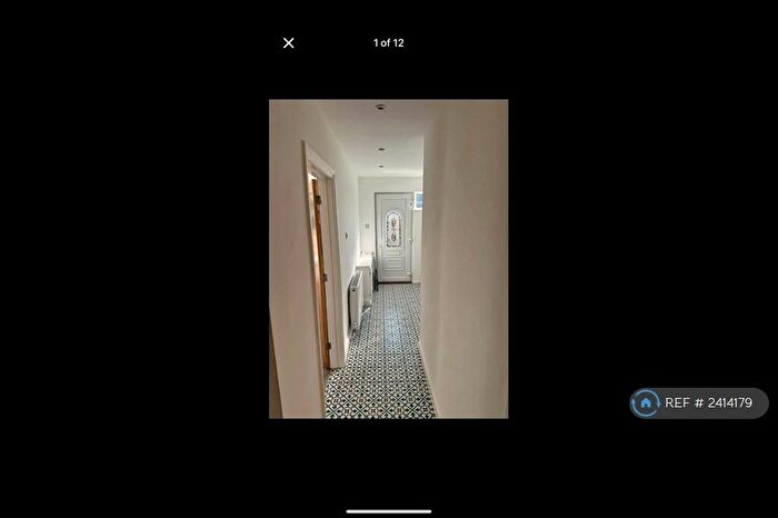 4 Bedroom Semi-Detached House To Rent In York Drive, Preston, PR3