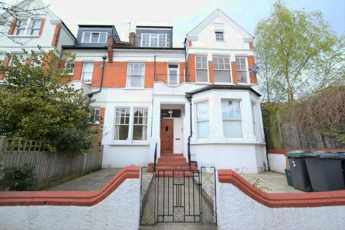 2 Bedroom Flat To Rent In Muswell Avenue, London, N10