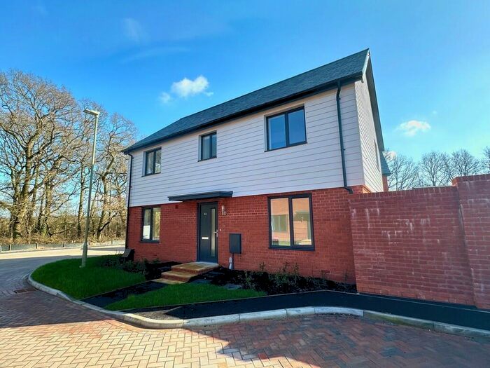 4 Bedroom Detached House To Rent In Stonyfield Road, Whiteley, PO15