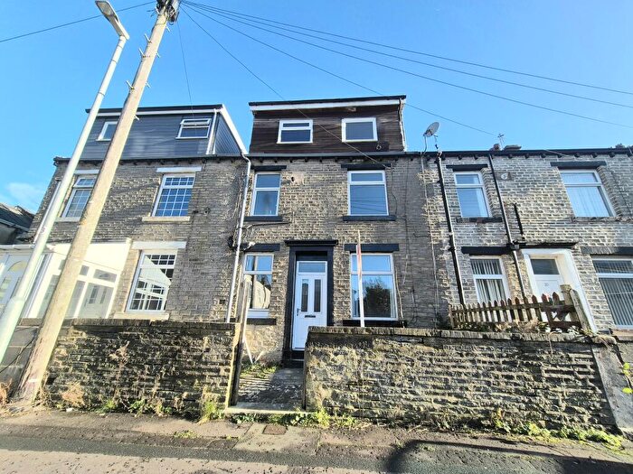 3 Bedroom House To Rent In Cedar Street, Halifax, HX1