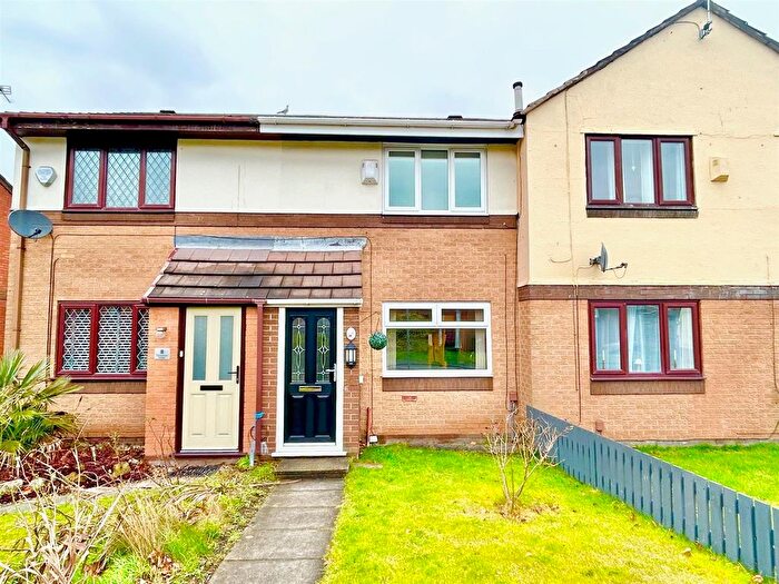 2 Bedroom Mews For Sale In Farnworth Street, Leigh, WN7