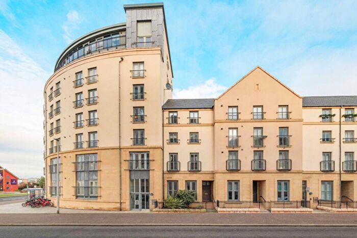 2 Bedroom Flat For Sale In Flat Sandpiper Road, Newhaven, Edinburgh, EH6