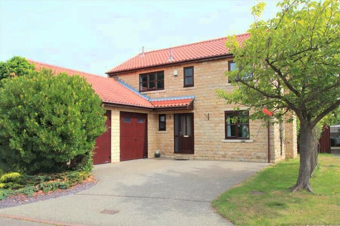 4 Bedroom Detached House To Rent In Willow Glade, Clifford, Wetherby, LS23