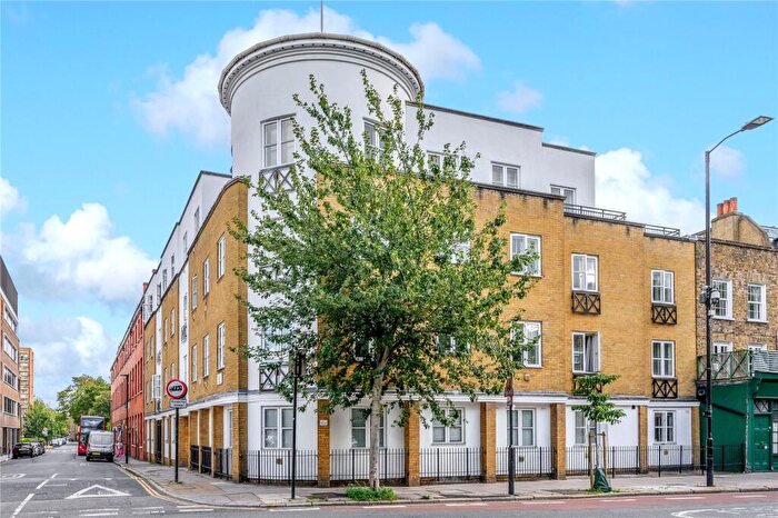 2 Bedroom Apartment For Sale In Dove Road, London, N1