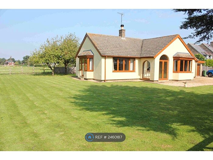 2 Bedroom Bungalow To Rent In Tockenham Court Lane, Swindon, SN4