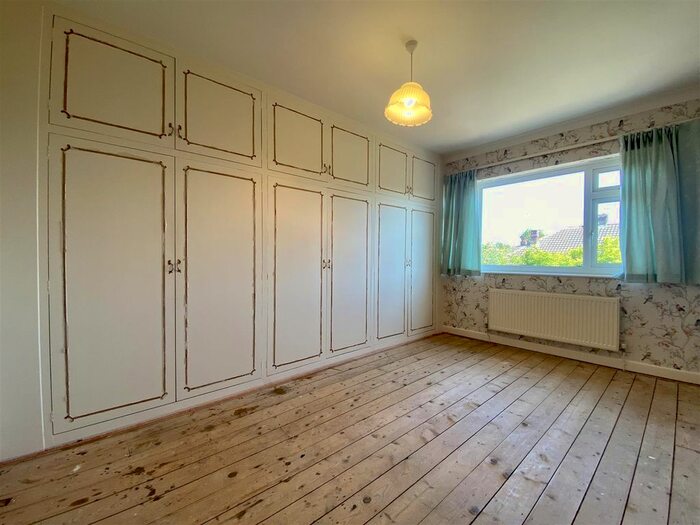 3 Bedroom Semi-Detached House For Sale In Millcroft, Crosby, Liverpool, L23