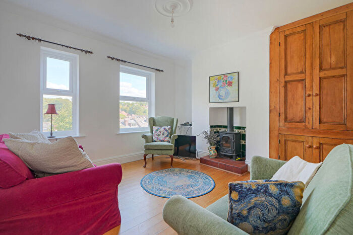 3 Bedroom Terraced House For Sale In Upper Valley Road, Meersbrook, Sheffield, S8
