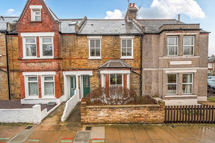 3 Bedroom Detached House To Rent In Brightfield Road, Lee, London, SE12