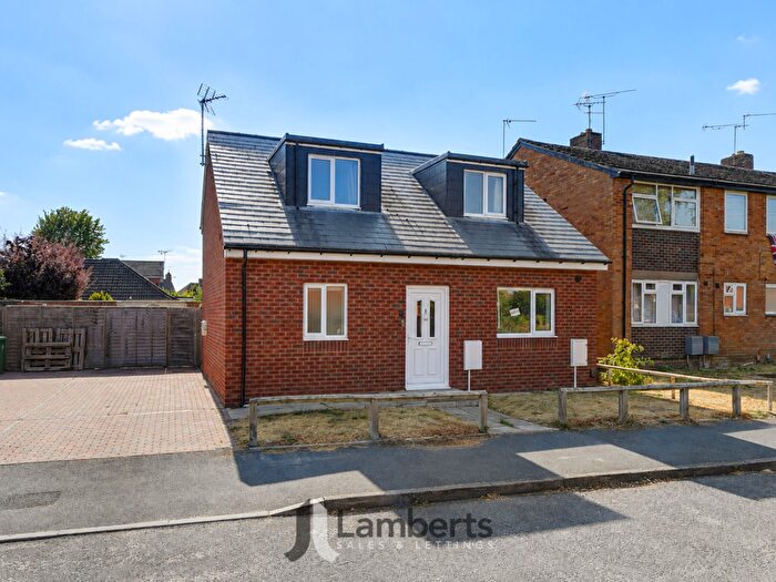 3 Bedroom Detached Bungalow For Sale In Allendale Court, Studley, B80