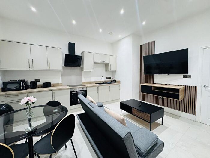 1 Bedroom Apartment To Rent In Mill Street, Bradford, BD1