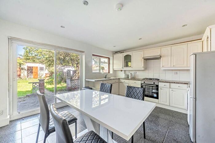 4 Bedroom Terraced House To Rent In Stuart Avenue, Harrow, HA2