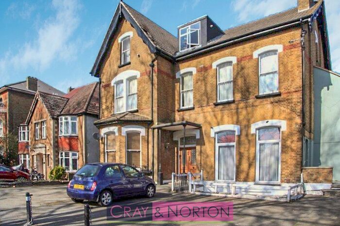 1 Bedroom Flat To Rent In Woodside Green, Woodside, SE25