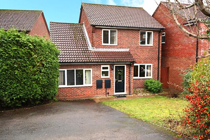 4 Bedroom Detached House For Sale In Valley Park Drive, Clanfield, PO8