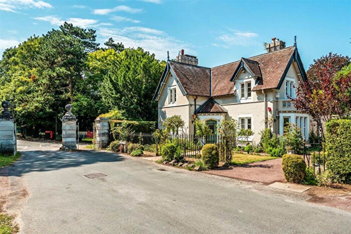 3 Bedroom House For Sale In Rookery Hill, Ashtead, KT21