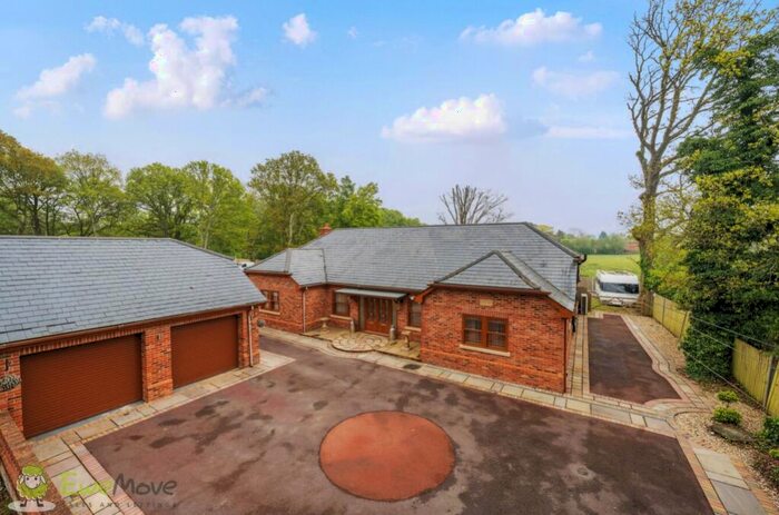 4 Bedroom Detached House For Sale In Church Brook, Tadley, Hampshire, RG26
