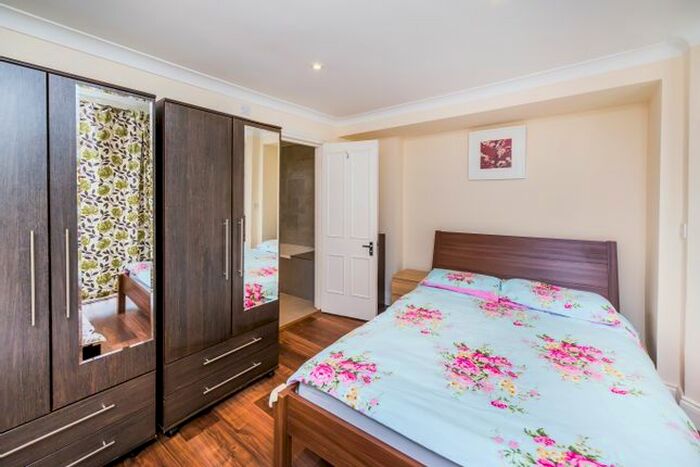 3 Bedroom Flat To Rent In Princes Gate, South Kensington, SW7