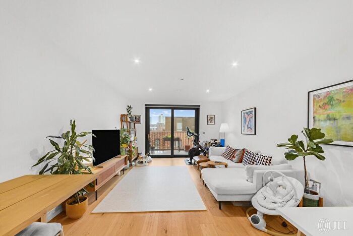 2 Bedroom Apartment For Sale In Bannister House, Skippers Yard, London, E3