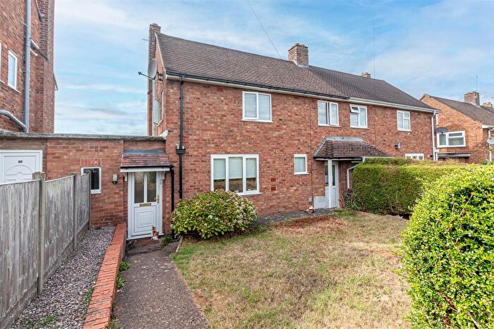 5 Bedroom Semi-Detached House For Sale In Beauchamp Road, Malvern, WR14
