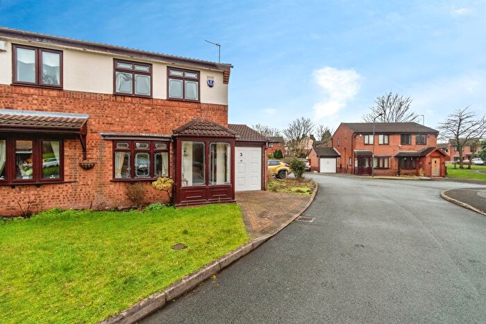 2 Bedroom Semi-Detached House For Sale In Peel Close, Darlaston, Wednesbury, WS10